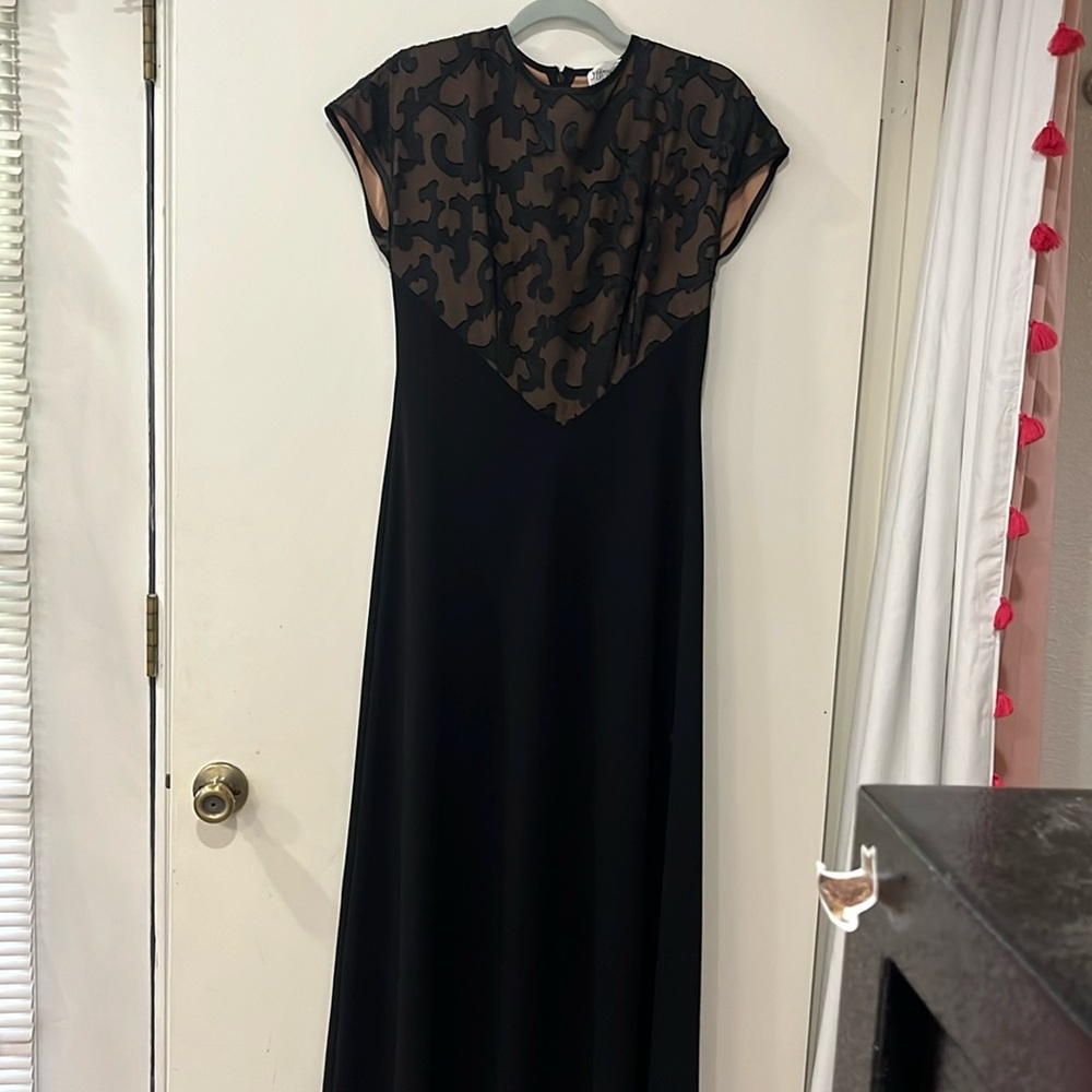 Black, Jeffrey and Dara evening dress size 6